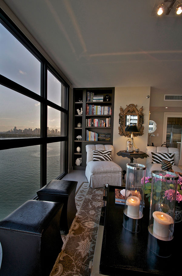 Venetian Apartment living room bay view