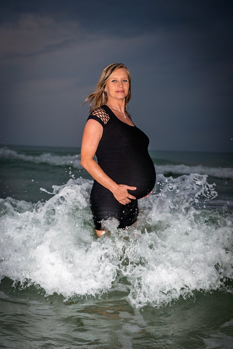 pregnancy beach photo shoot